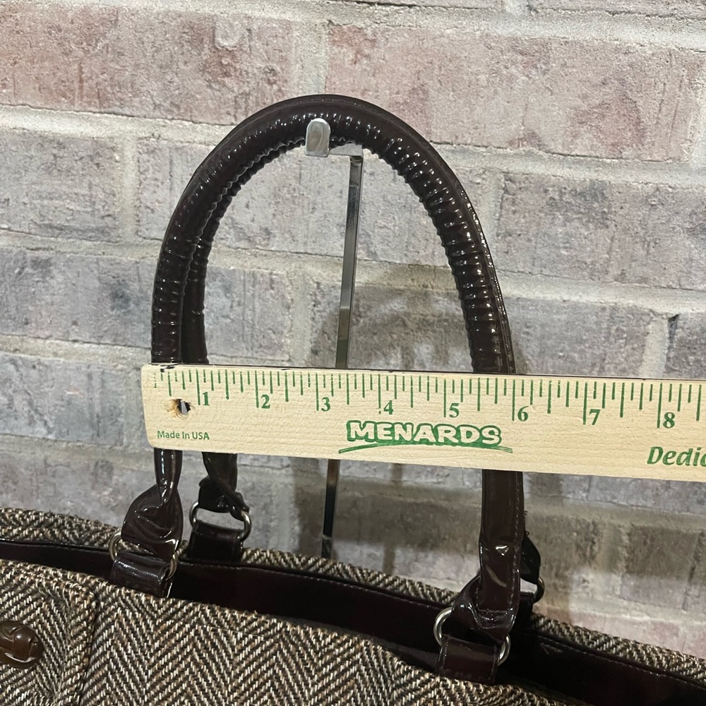 Chic Herringbone Tote Bag with Button Accents - Picture 13 of 13
